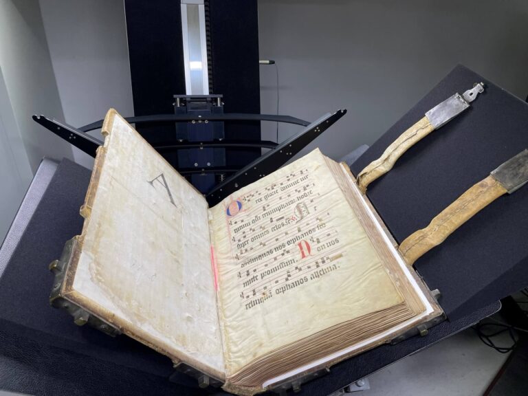 Speyer Worms Mainz digitize medieval manuscripts Among the volumes being digitized in the Mainz University Library is a choir book of the Carmelites from the Episcopal Cathedral and Diocesan Museum in Mainz (codex B 330 C, CC0). (photo/©: Christian George / Mainz University Library)