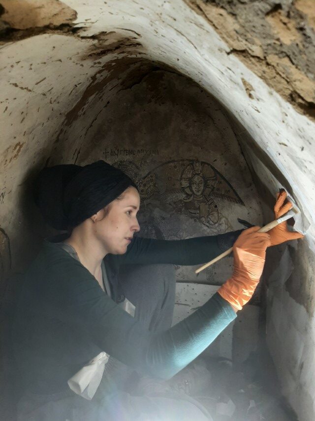 Lavori di restauro delle pitture murali (fot. Magdalena Skarżyńska/Centro Polacco di Università di Archeologia Mediterranea di Varsavia)